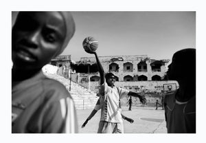Women playing basketball in Mogadishu, Somalia 2012 - Photographic print, stamped and signed by Jan Grarup. Printet on Baryta Fine Art 325 gram paper in A2 (59,4 x 42cm)